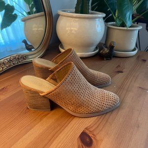 Marc Fisher Ripley Mule